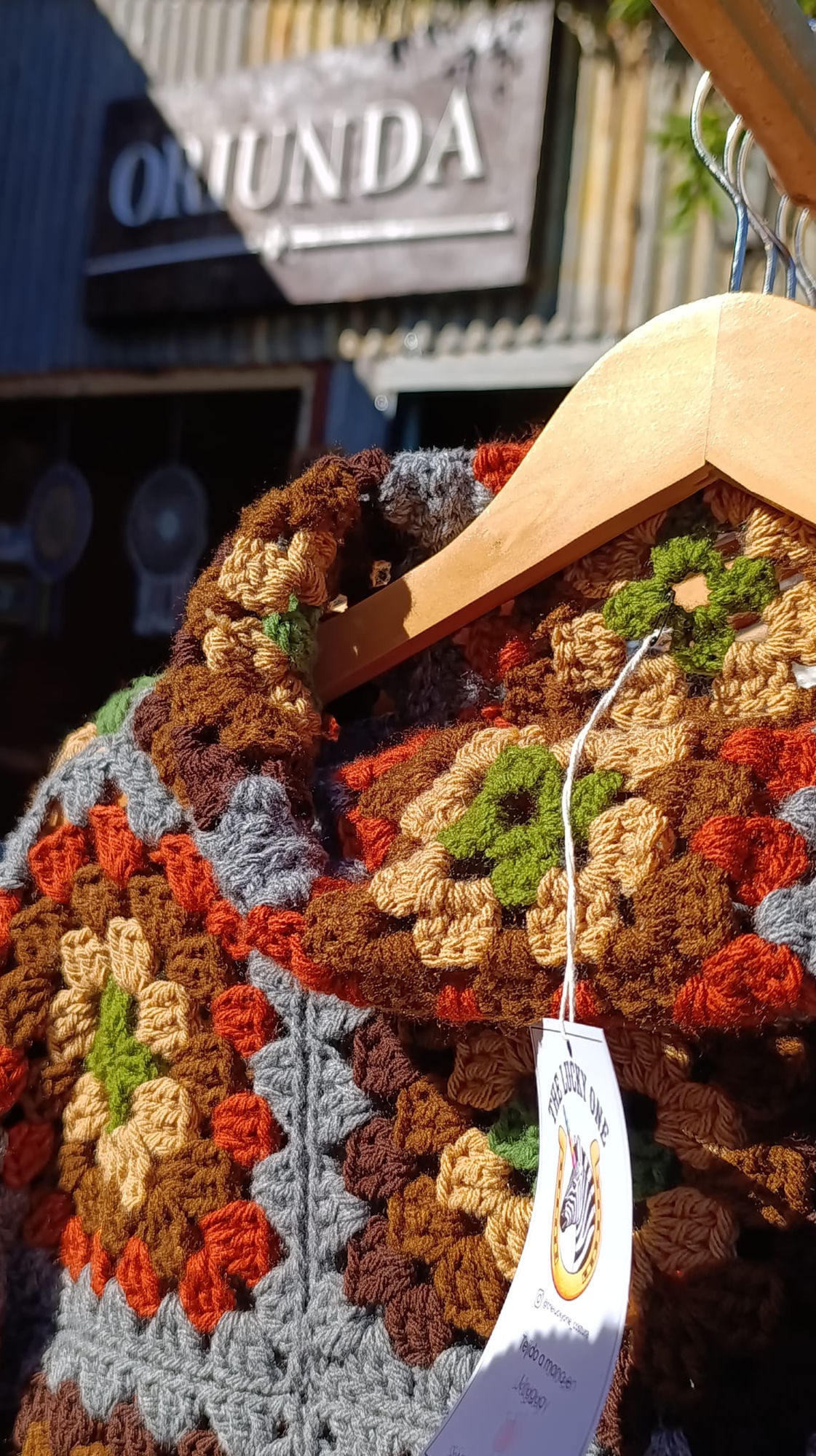 Poncho de granny squares en crochet, The Lucky One